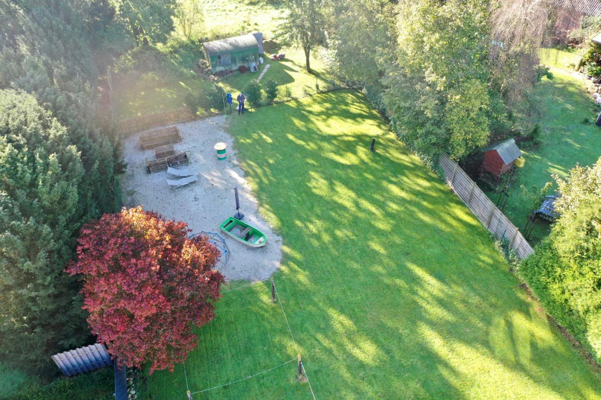 Ferienwohnung Im Erdgeschoss Mit Eingezaeunten Garten Und Terrasse Аурих Екстериор снимка